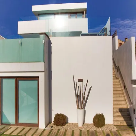 Four-bedroom Holiday In Sanxenxo